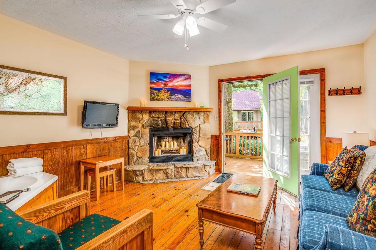 Love Ridge Mountain Lodging Lyndhurst Eksteriør bilde