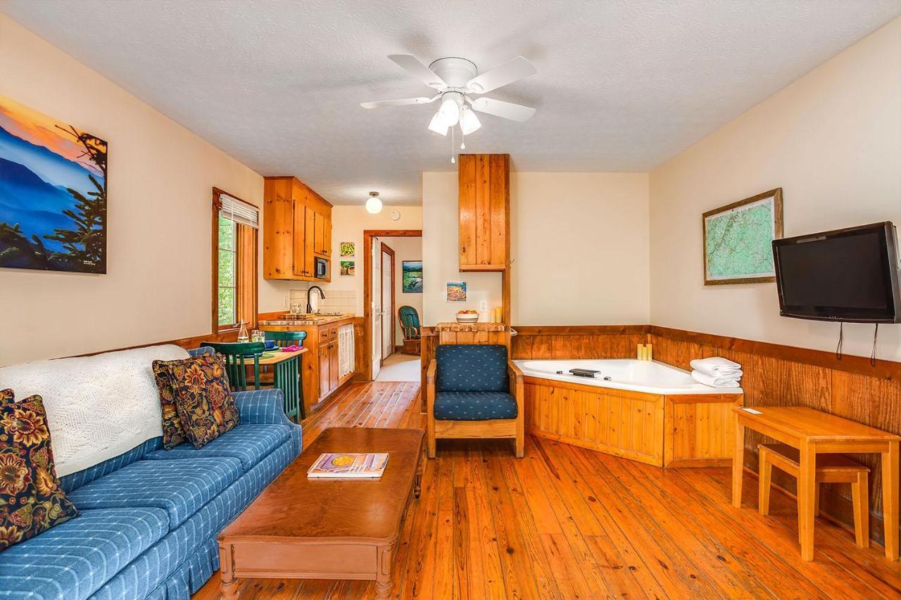 Love Ridge Mountain Lodging Lyndhurst Eksteriør bilde