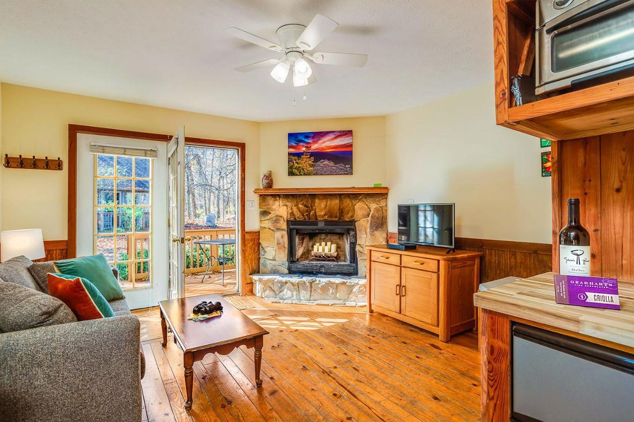 Love Ridge Mountain Lodging Lyndhurst Eksteriør bilde