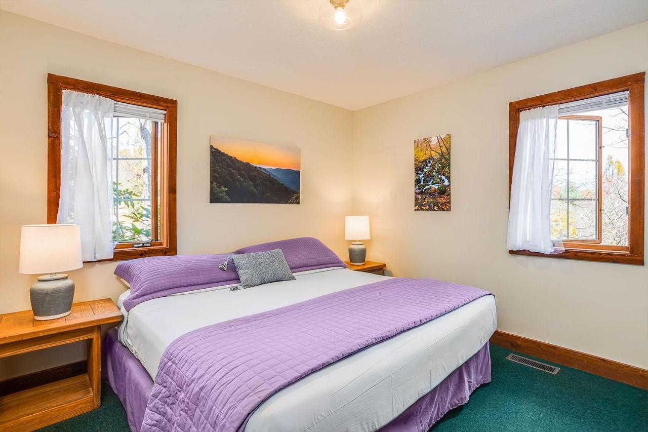 Love Ridge Mountain Lodging Lyndhurst Eksteriør bilde