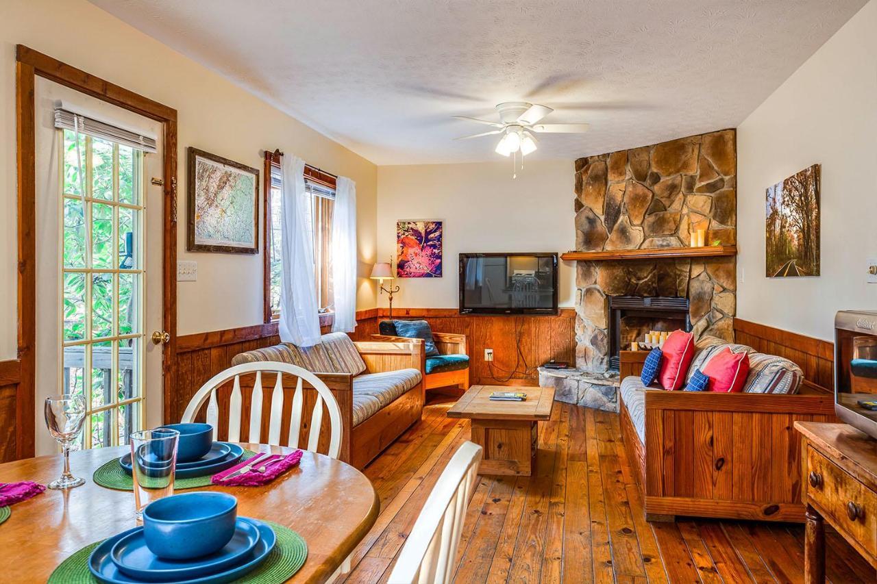 Love Ridge Mountain Lodging Lyndhurst Eksteriør bilde
