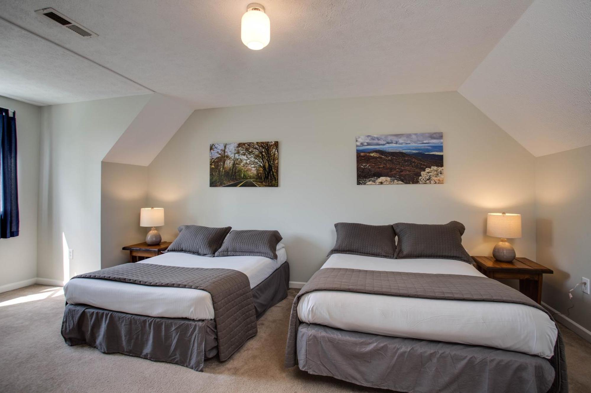 Love Ridge Mountain Lodging Lyndhurst Eksteriør bilde