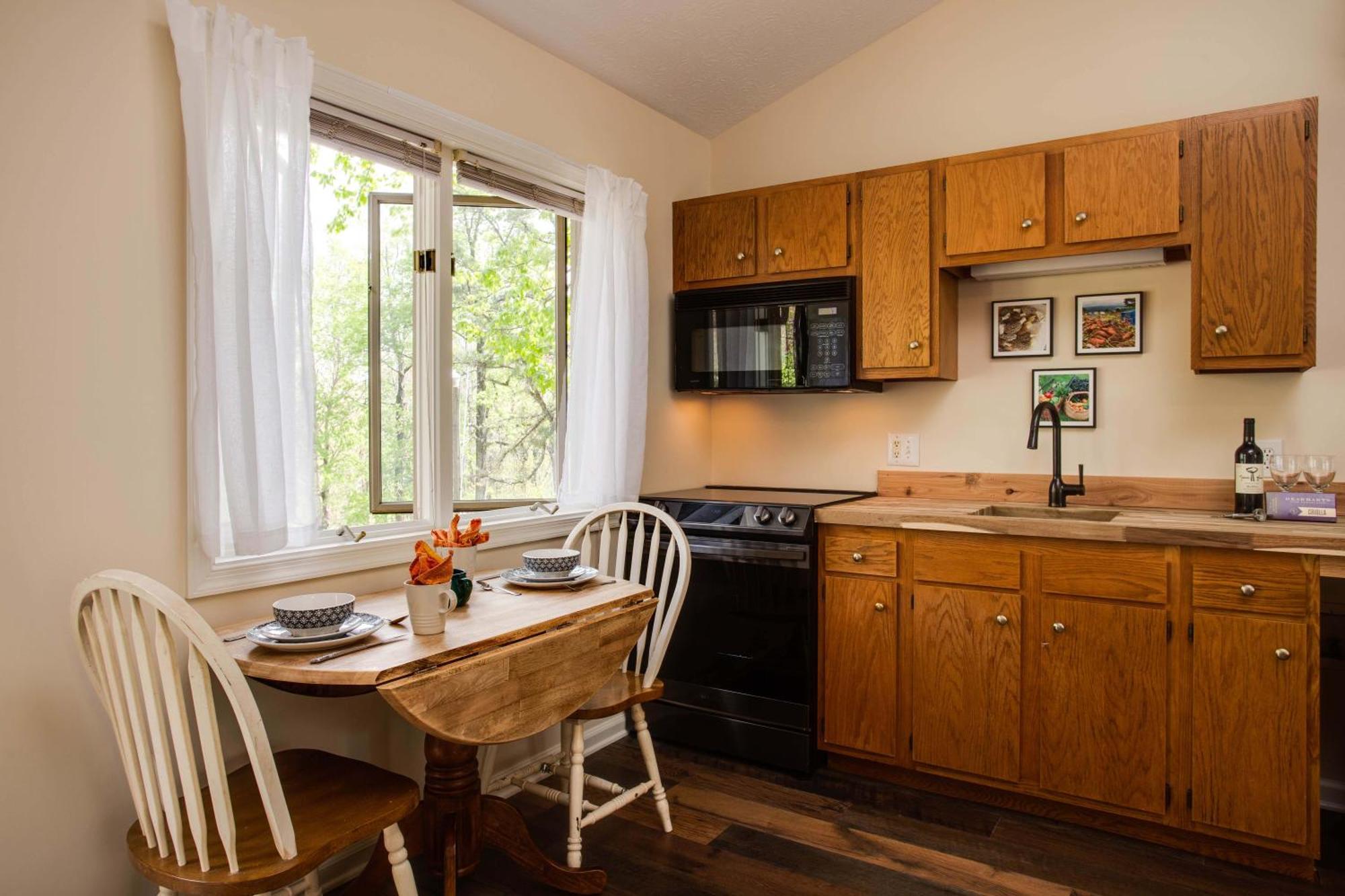 Love Ridge Mountain Lodging Lyndhurst Eksteriør bilde