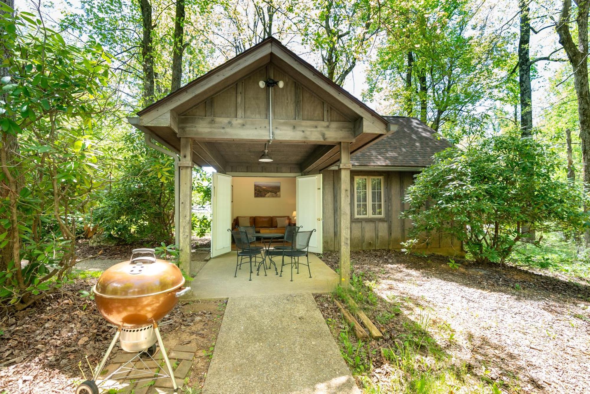 Love Ridge Mountain Lodging Lyndhurst Eksteriør bilde